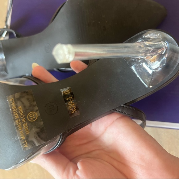 Black Heels - Picture 2 of 13